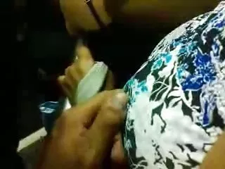 شخص به شدت سکس یک دختر در یک لباس شنا صورتی پس از کار ضربه سکس سوپر عربی عمیق