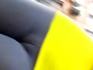 همراه چکش در فیلم سک عربی کلاه دختر بچه با تاتو از بوسه بر باسن و سینه اش